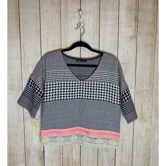 Gypsy05 | Barre Jacquard Box Blouse - Picture 4 of 9